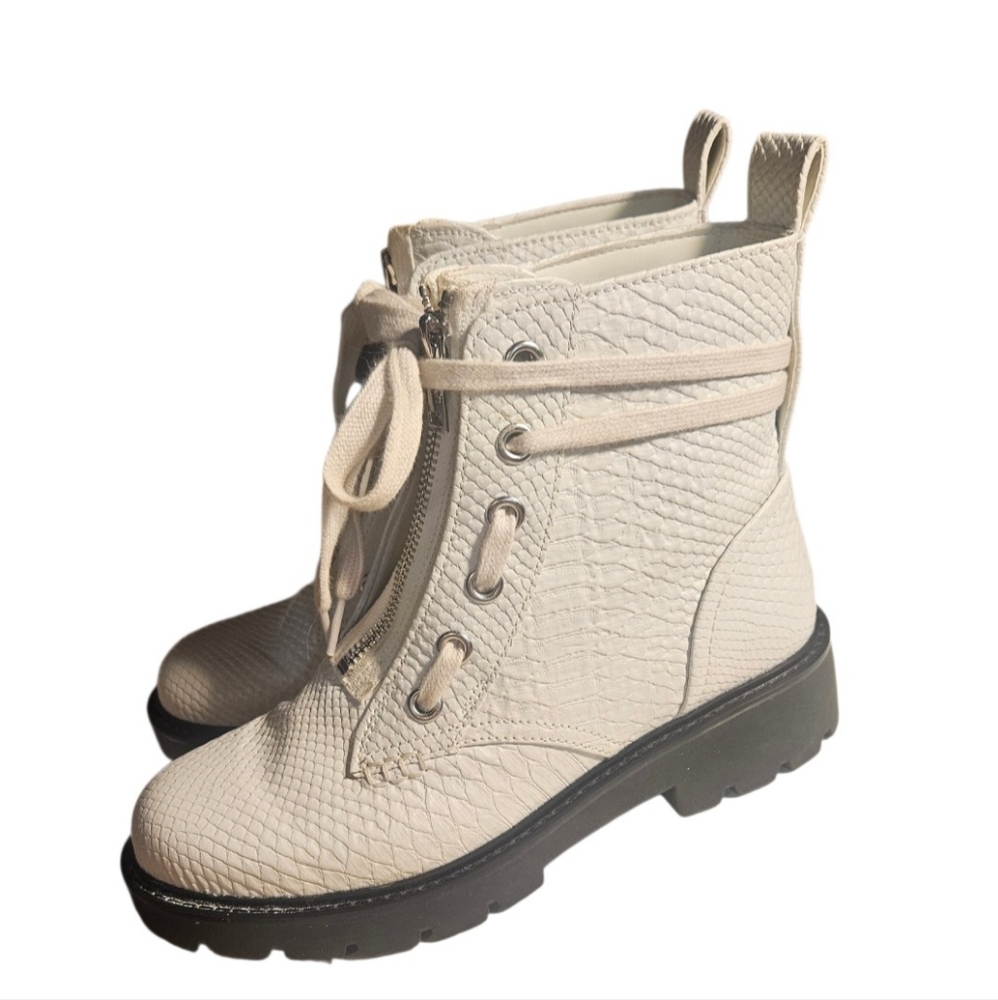 UGG Cream Combat Boots with Lace-Up And Zip Snake Embossed Size 7.5